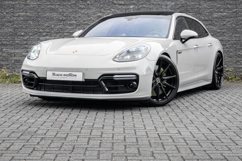 Grijs Gebruikt 2018 Porsche Panamera Turbo S Sport Turismo Sedan | € 89.950 (Super prijs) - Afbeelding 1/4