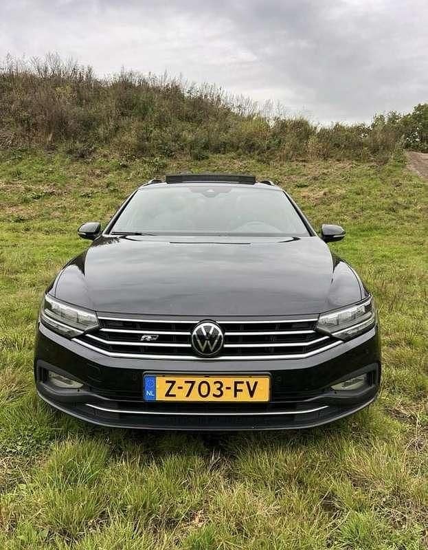 Zwart Gebruikt 2020 VW Passat Business Stationwagen | € 21.500 (Super prijs) - Afbeelding 1/4