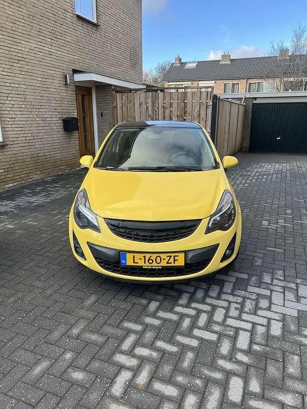 Occasion Opel Corsa 87 PK (63 kW) 2011 Geel Hatchback