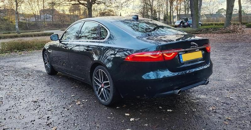 Occasion Jaguar XF Portfolio 2017 Groen (metallic) Sedan