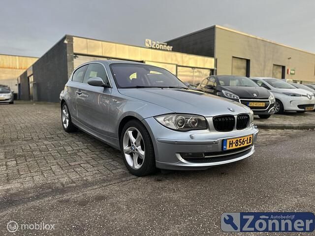 Grijs Gebruikt 2008 BMW 118 Executive Hatchback | € 4.950 (Eerlijke prijs) - Afbeelding 1/4