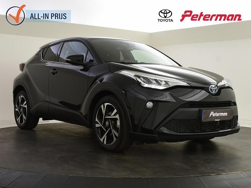 Zwart Gebruikt 2023 Toyota C-HR Edition SUV | € 27.899 (Eerlijke prijs) - Afbeelding 1/4