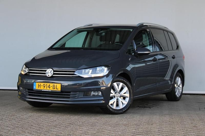 Grijs Occasion 2020 VW Touran Comfortline MPV | € 24.900 (Eerlijke prijs) - Afbeelding 1/4