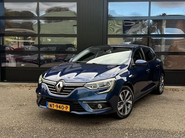 Blauw Gebruikt 2017 Renault Mégane IV Bose Edition Hatchback | € 11.999 (Eerlijke prijs) - Afbeelding 1/4