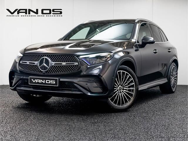 Grijs Gebruikt 2024 Mercedes GLC300 AMG line SUV | € 76.995 (Duur) - Afbeelding 1/4