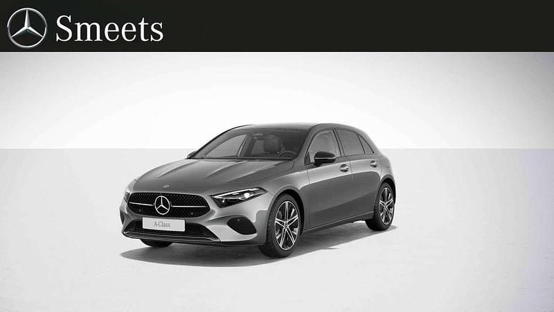 Grijs Nieuw 2025 Mercedes A180 Luxury Hatchback | € 41.144 (Super prijs) - Afbeelding 1/4