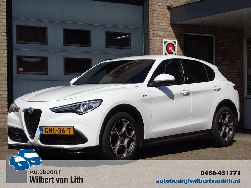 Wit Occasion 2021 Alfa Romeo Stelvio Executive SUV | € 42.995 (Eerlijke prijs) - Afbeelding 1/4