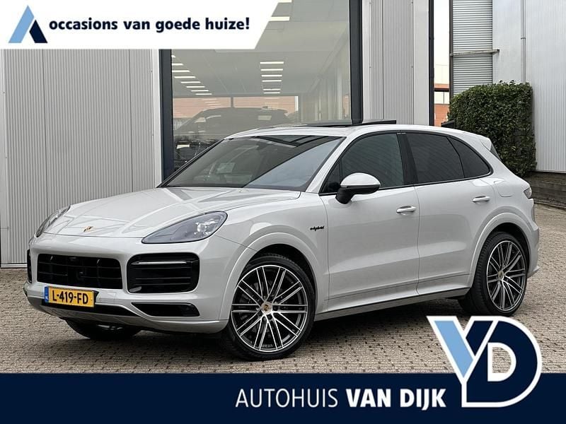 Grijs Occasion 2021 Porsche Cayenne SUV | € 63.945 (Super prijs) - Afbeelding 1/4