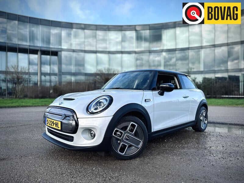 Zilver, metallic lak Gebruikt 2020 Mini Cooper SE Hatchback | € 24.880 (Duur) - Afbeelding 1/4