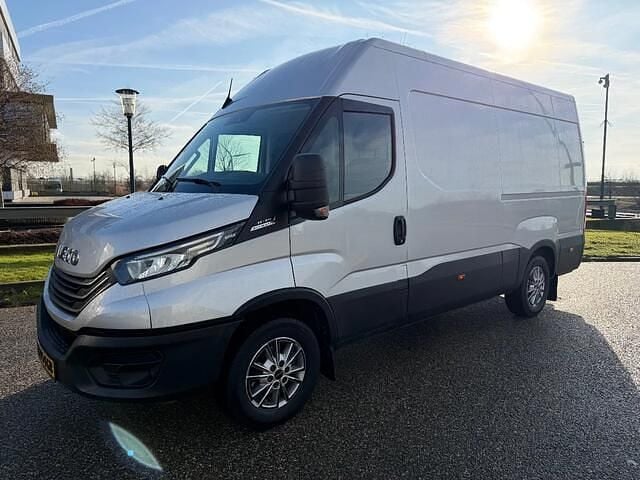 Zilver Occasion 2024 Iveco Daily Van | € 41.950 (Super prijs) - Afbeelding 1/4