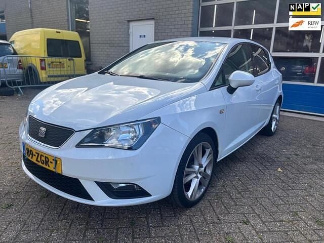 Wit Gebruikt 2012 Seat Ibiza Ecomotive Hatchback | € 2.999 (Eerlijke prijs) - Afbeelding 1/4