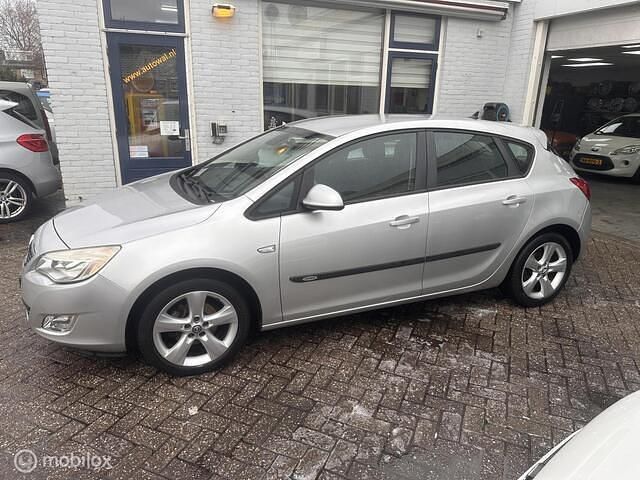 Occasion Opel Astra Edition 140 PK (102 kW) 2011 Grijs Hatchback