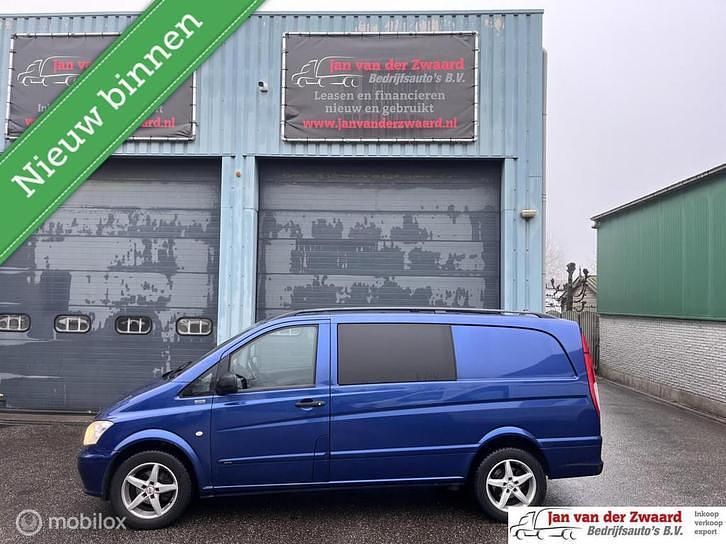 Blauw Occasion 2013 Mercedes 320 Sedan | € 8.350 (Eerlijke prijs) - Afbeelding 1/4