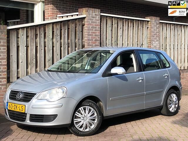 Grijs Gebruikt 2008 VW Polo Hatchback | € 2.499 (Eerlijke prijs) - Afbeelding 1/4