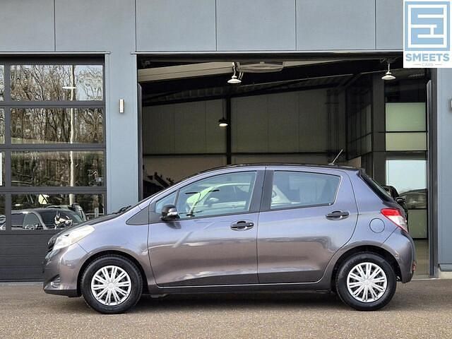 Occasion Toyota Yaris Comfort 99 PK (72 kW) 2014 Grijs (metallic) Hatchback