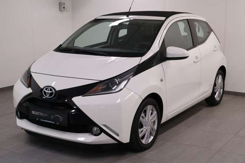 Wit Gebruikt 2014 Toyota Aygo X-wave Hatchback | € 8.449 (Iets duurder) - Afbeelding 1/4