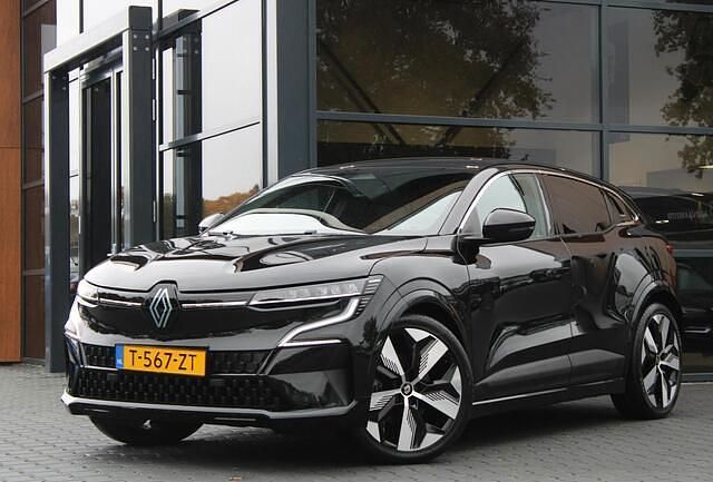 Zwart Gebruikt 2023 Renault Megane E-Tech Techno Hatchback | € 24.850 (Goede deal) - Afbeelding 1/4