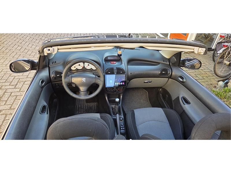Occasion Peugeot 206 109 PK (80 kW) 2005 Zwart Cabriolet