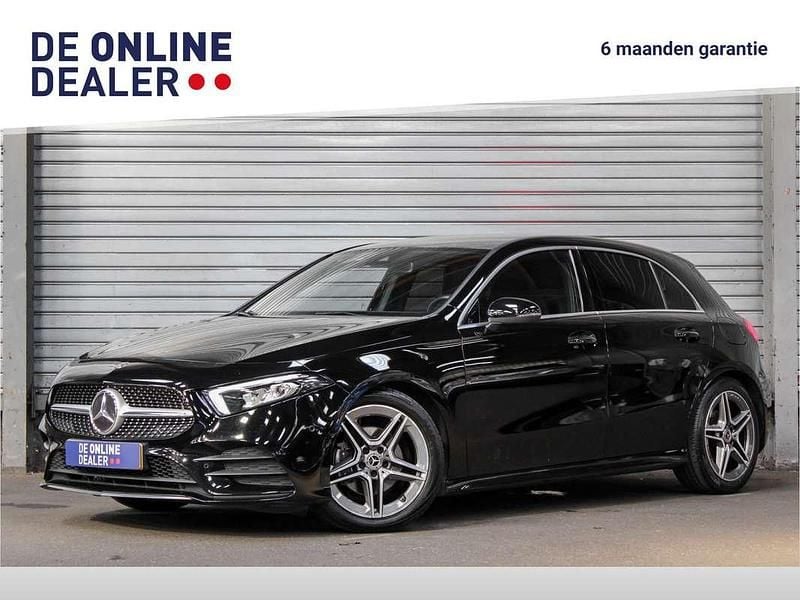 Zwart Gebruikt 2019 Mercedes A180 AMG Hatchback | € 21.850 (Eerlijke prijs) - Afbeelding 1/4