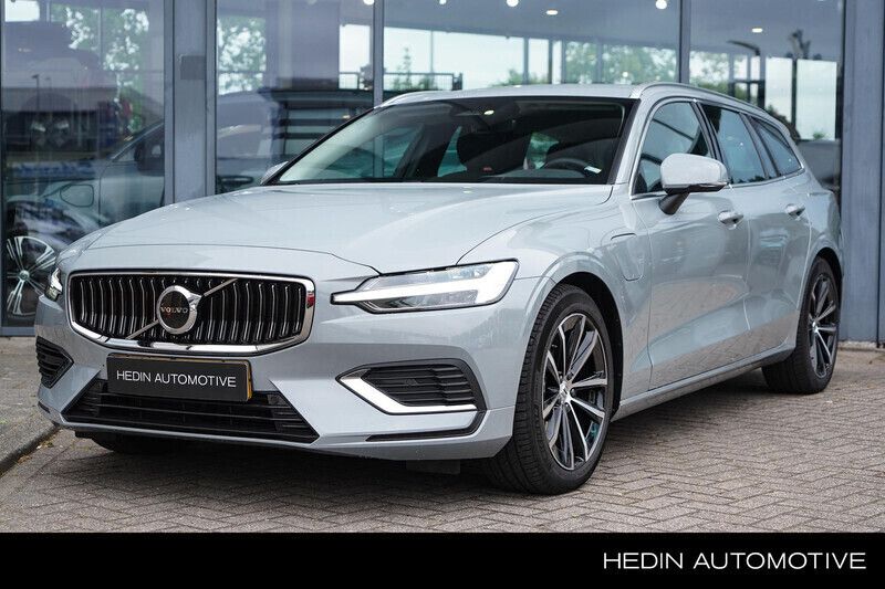 Vapour grey Gebruikt 2025 Volvo V60 Stationwagen | € 49.995 (Iets duurder) - Afbeelding 1/4