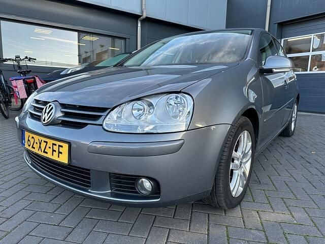 Grijs Gebruikt 2007 VW Golf V Hatchback | € 2.950 (Super prijs) - Afbeelding 1/3