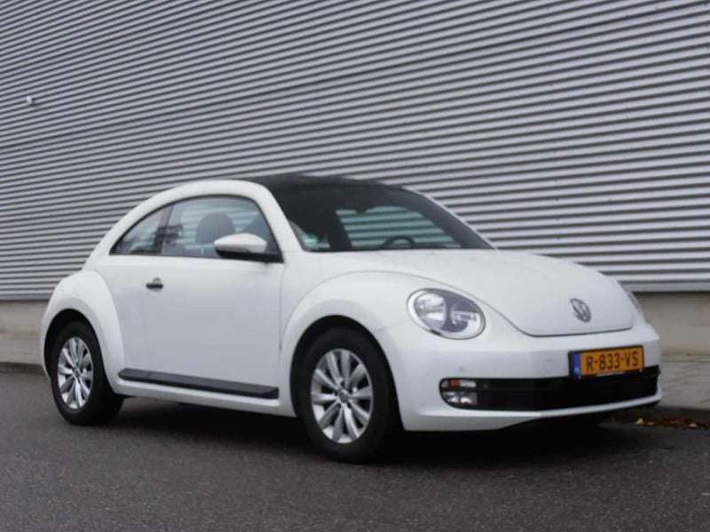 Wit Gebruikt 2013 VW Beetle Design Hatchback | € 11.450 (Eerlijke prijs) - Afbeelding 1/4