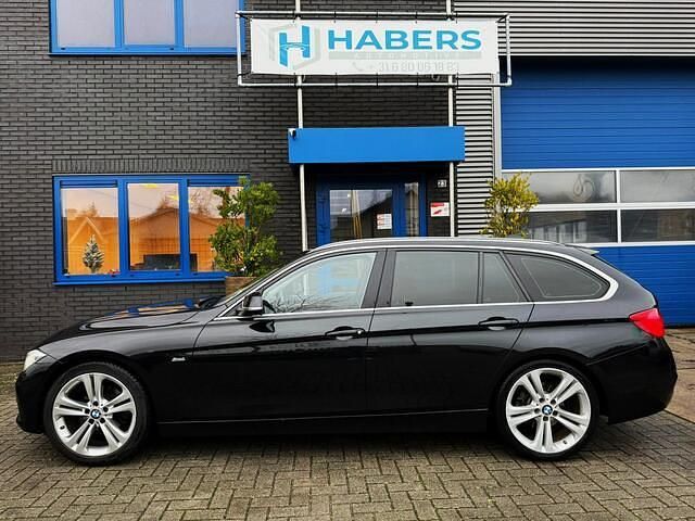 Occasion BMW 320 Sport Line 163 PK (119 kW) 2015 Zwart Stationwagen