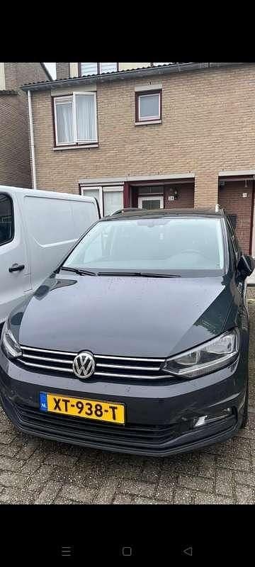 Zwart Gebruikt 2016 VW Touran Highline MPV | € 8.000 (Goede deal) - Afbeelding 1/4