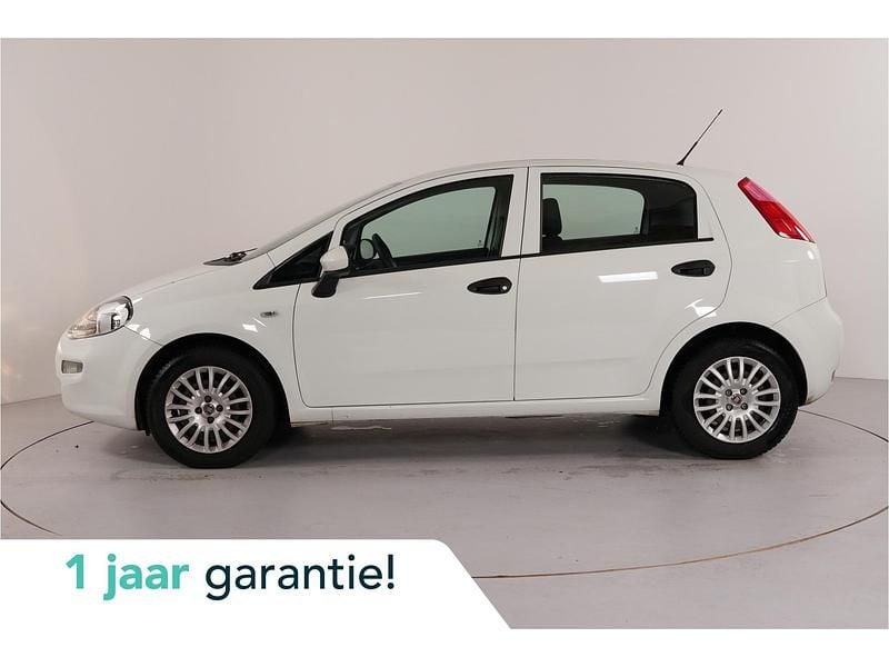 Wit Gebruikt 2016 Fiat Punto Lounge Hatchback | € 5.750 (Eerlijke prijs) - Afbeelding 1/4