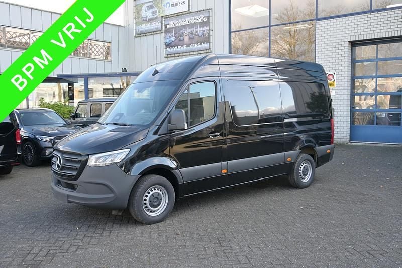 Zwart Gebruikt 2024 Mercedes Sprinter Van | € 48.950 - Afbeelding 1/4