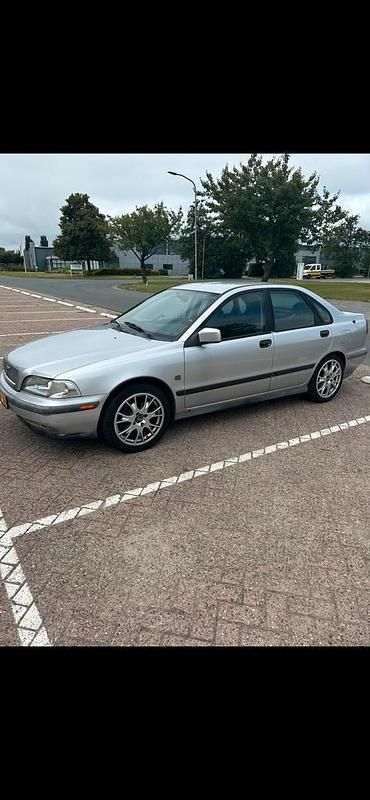 Grijs Occasion 1999 Volvo S40 Dynamic Sedan | € 1.400 - Afbeelding 1/4