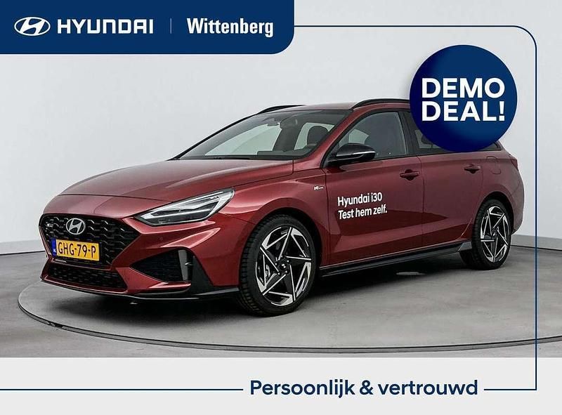 Rood, metallic lak Gebruikt 2024 Hyundai i30 N Line Stationwagen | € 36.900 - Afbeelding 1/4