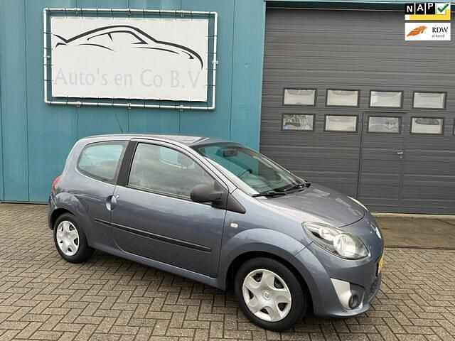 Grijs (metallic) Occasion 2008 Renault Twingo Dynamique Hatchback | € 1.850 (Eerlijke prijs) - Afbeelding 1/4