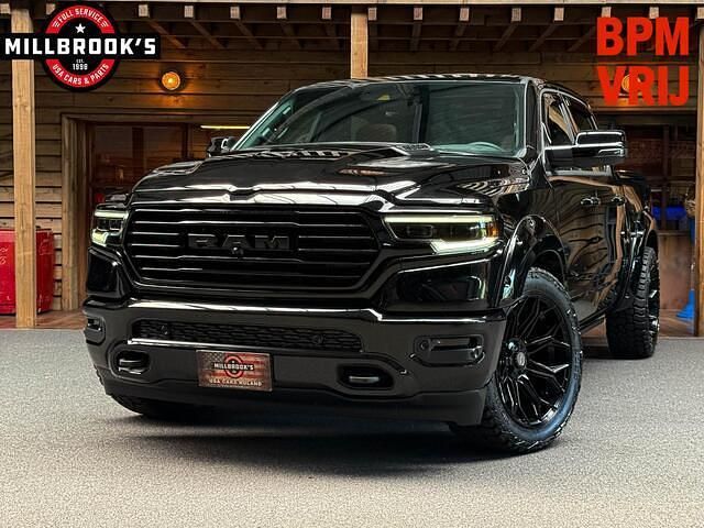 Zwart Nieuw 2024 Dodge Ram Limited Pickup | € 99.950 - Afbeelding 1/4