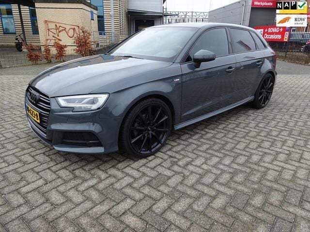 Occasion Audi A3 Sportback S-Line 116 PK (85 kW) 2017 Grijs (metallic) Hatchback