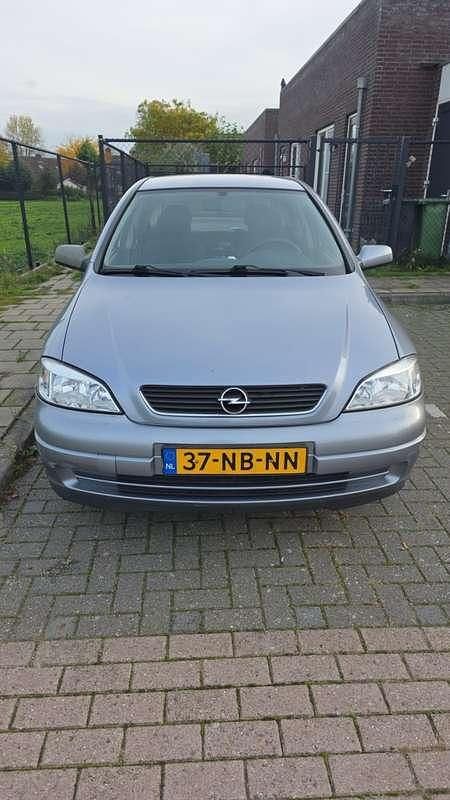 Grijs Gebruikt 2003 Opel Astra Hatchback | € 1.500 (Eerlijke prijs) - Afbeelding 1/3