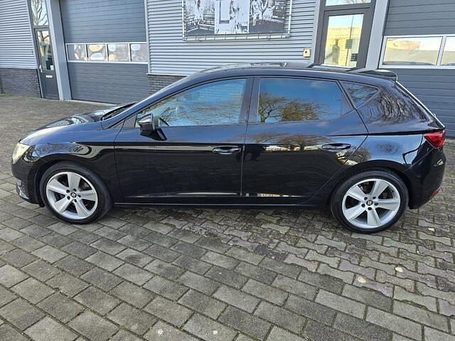 Occasion Seat Leon CONNECT 150 PK (110 kW) 2016 Zwart Hatchback