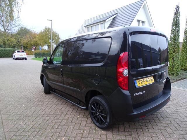 Occasion Fiat Doblò 105 PK (77 kW) 2022 Zwart MPV