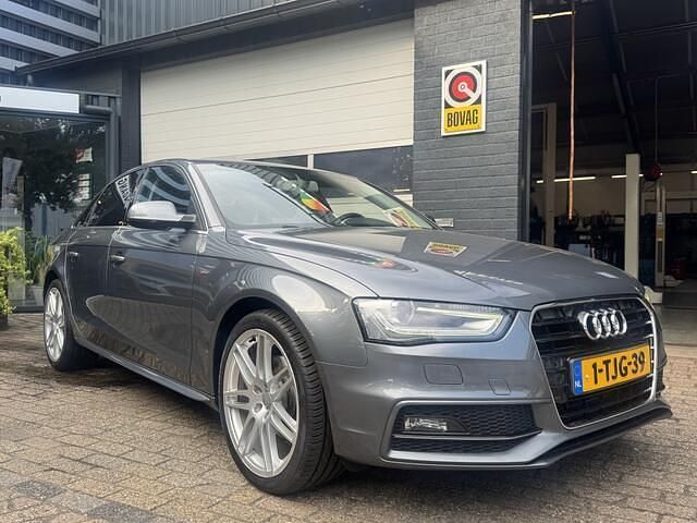 Grijs Occasion 2014 Audi A4 Business Sedan | € 10.950 (Duur) - Afbeelding 1/4