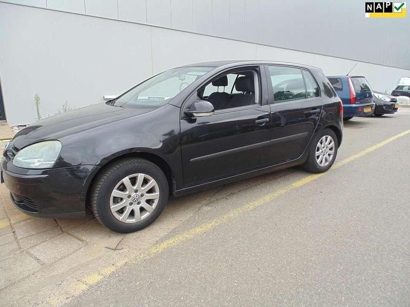 Zwart Gebruikt 2004 VW Golf IV Comfortline Hatchback | € 2.950 (Iets duurder) - Afbeelding 1/4