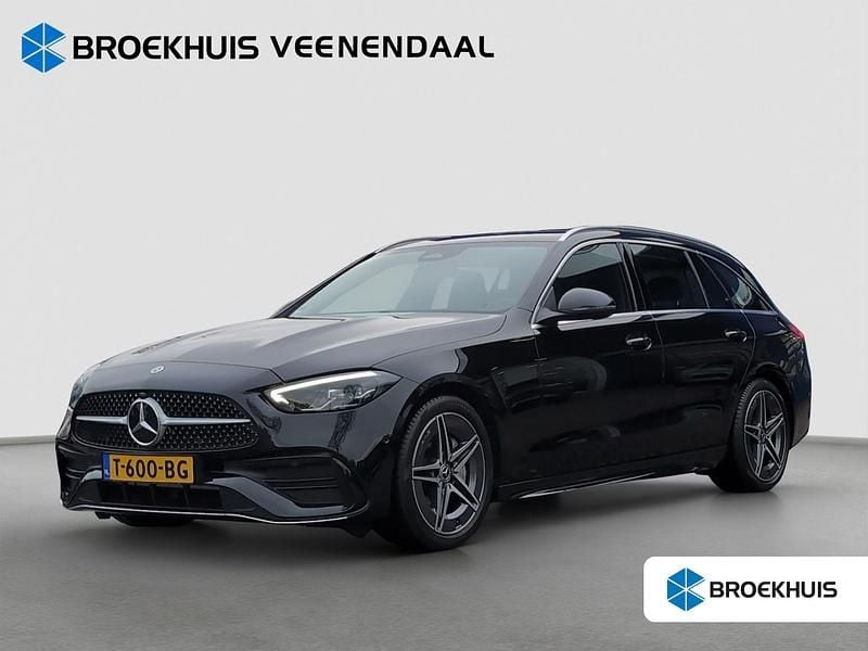 Zwart Gebruikt 2022 Mercedes C180 AMG line Stationwagen | € 35.695 (Eerlijke prijs) - Afbeelding 1/4