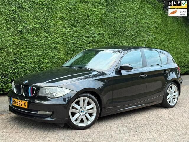 Zwart Occasion 2007 BMW 118 Hatchback | € 4.000 (Eerlijke prijs) - Afbeelding 1/4