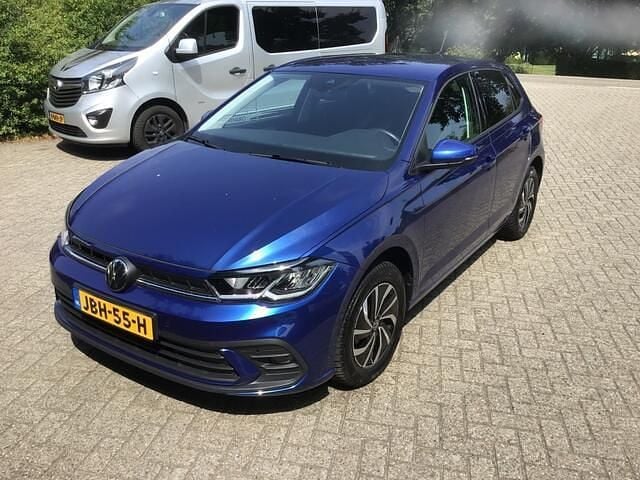 Blauw Gebruikt 2024 VW Polo Edition Hatchback | € 22.750 (Goede deal) - Afbeelding 1/4