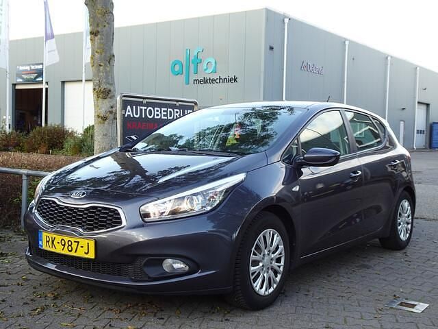 Occasion Kia Ceed 101 PK (74 kW) 2015 Grijs Hatchback