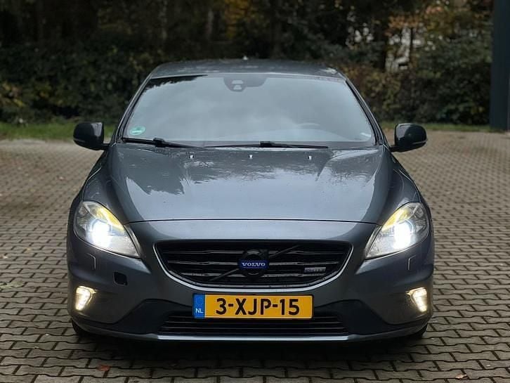 Grijs Gebruikt 2014 Volvo V40 R-Design MPV | € 6.250 (Goede deal) - Afbeelding 1/4