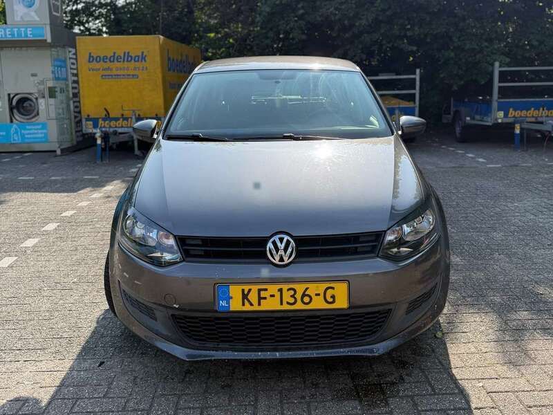 Grijs Gebruikt 2012 VW Polo Trendline Hatchback | € 3.950 (Eerlijke prijs) - Afbeelding 1/4