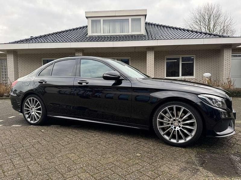 Zwart Gebruikt 2017 Mercedes C300 Prestige Sedan | € 27.750 (Eerlijke prijs) - Afbeelding 1/4
