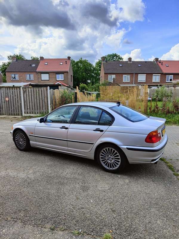 Gebruikt 2000 BMW 316 Sedan | € 2.400 (Eerlijke prijs) - Afbeelding 1/4