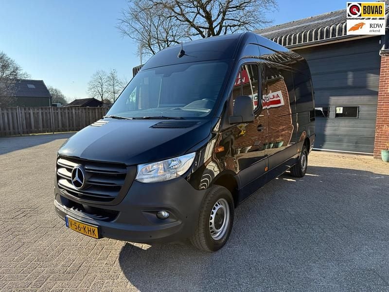 Zwart Gebruikt 2022 Mercedes Sprinter Van | € 29.250 (Super prijs) - Afbeelding 1/4