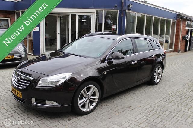 Bruin Gebruikt 2011 Opel Insignia Sport Stationwagen | € 4.850 (Duur) - Afbeelding 1/4
